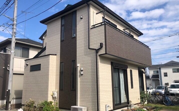 Q. ツートンカラーの外壁塗装を失敗しないためには、どんな色を選べばいいですか？