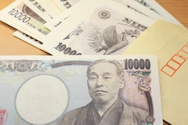 相場を確認せず、高い金額で依頼した