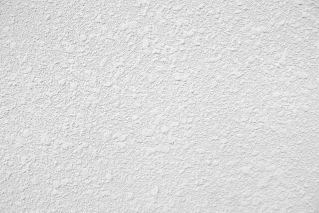 白い外壁は汚れが目立ちやすい
